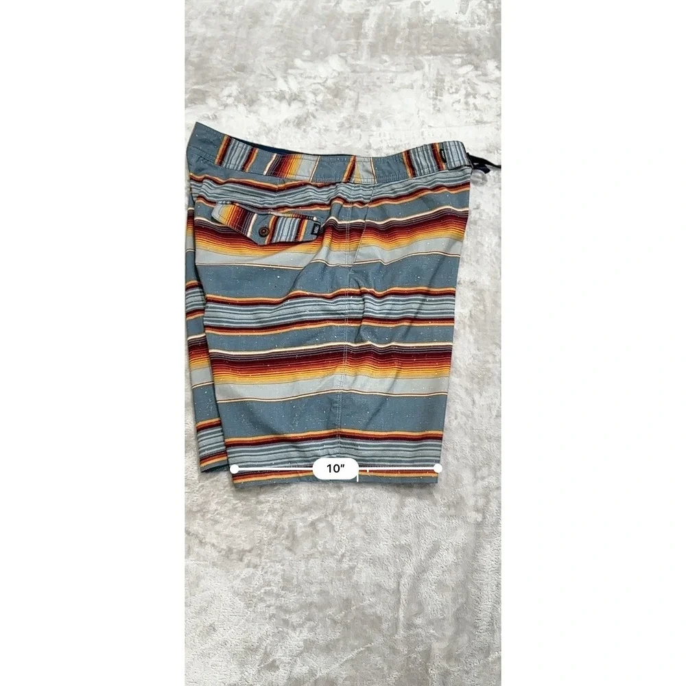 Vans Board Shorts Mens 33 Striped Polyester Stretch Trunks Pockets Drawstring